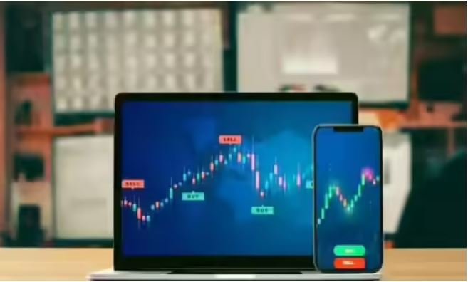 आईटी सेक्टर में गिरावट के बीच HCL Tech और Tech Mahindra सहित चार स्टॉक खरीदें, ब्रोकरेज ने दिये बड़े टारगेट