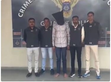 5 साल बाद गिरफ्तारी: अहमदाबाद क्राइम ब्रांच की बड़ी सफलता, 2021 के हत्या-लूट कांड का वांछित आरोपी दबोचा