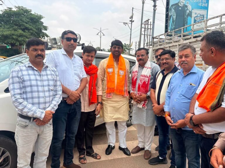 कटनी प्रवास पर राज्य मंत्री लखन पटेल का आत्मीय स्वागत, जनसंपर्क के साथ संगठनात्मक संवाद भी हुआ