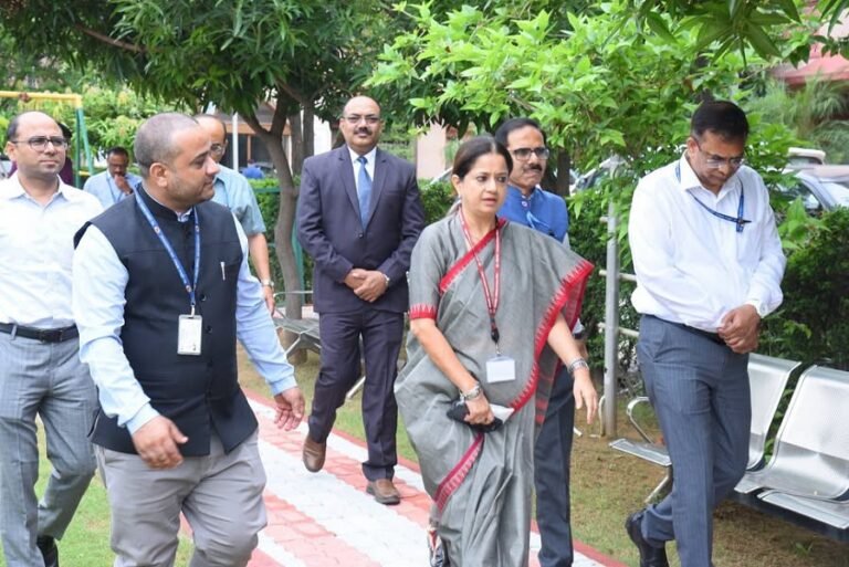 राजस्थान में श्रम संहिताओं के क्रियान्वयन और डिजिटल पहलों की मुख्य श्रम आयुक्त ने की व्यापक समीक्षा