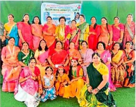 राधा रानी प्रतियोगिता और मटकी फोड़ में दिखा वृंदावन का नजारा